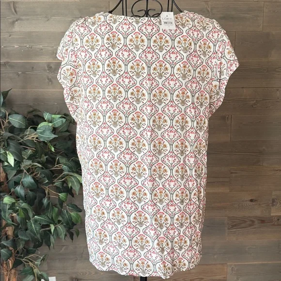 Loft, short sleeve floral V-neck blouse - Picture 3 of 3